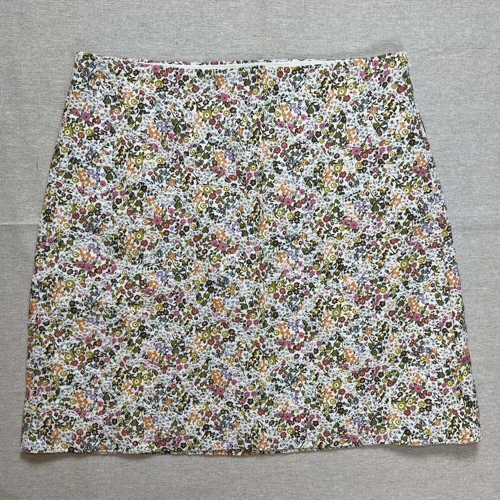 LOFT | NWT Floral Eyelet Mini Skirt | Size 6